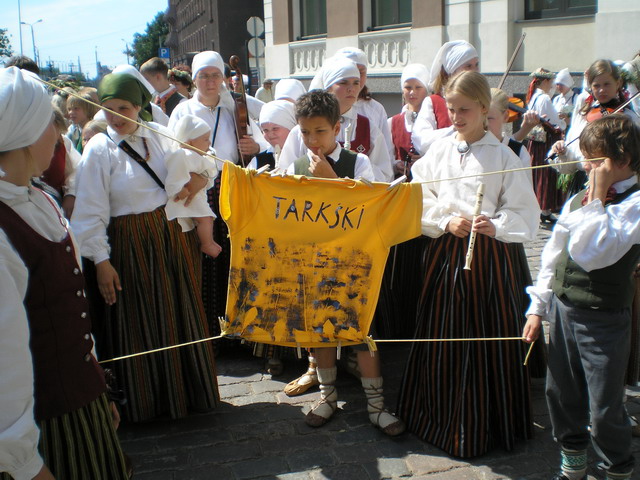  	Iecavas folkloras kopa "Tarkšķi"