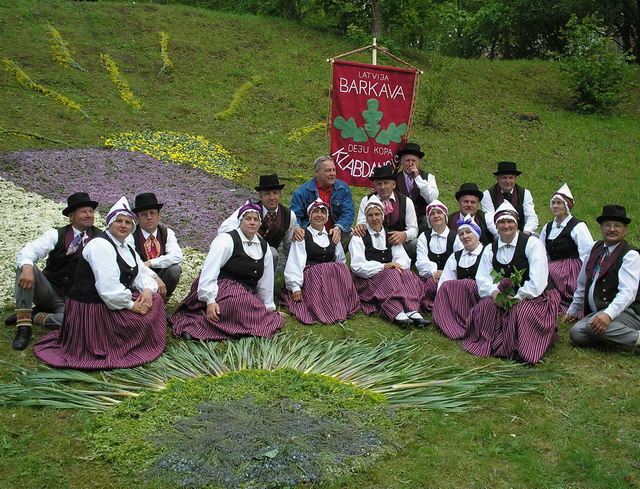  	Barkavas senioru deju kopa "Klabdancis"